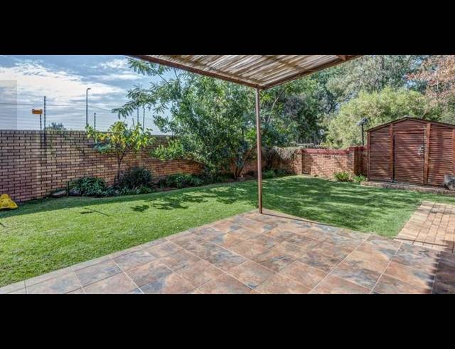 2 BEDROOM TOWNHOUSE FOR SALE IN HONEYDEW RIDGE